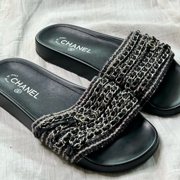 Authentic Chanel Black Tweed Tropiconic Chain Detail Slides BARELY WORN SIZE 40 - Picture 3 of 6
